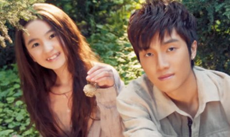 21岁歌手爱上8岁女孩，十年后两人结婚被封杀，如今怎么样了？