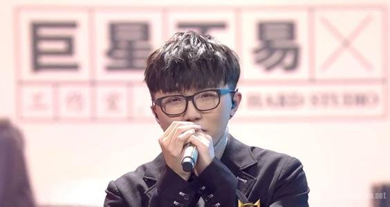 被这风吹散的人说他爱得不深是什么歌的歌词