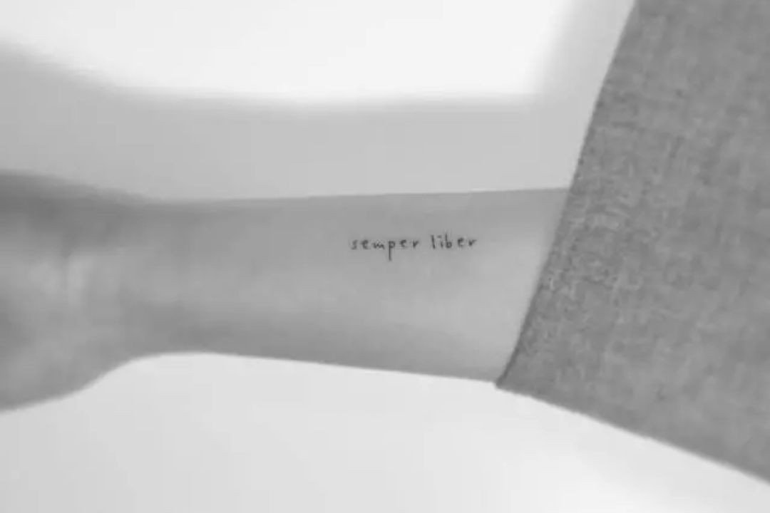 泪痕纹身有什么含义?