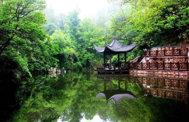 安徽被忽视的山峰,李白为此写下名诗,被称为“江南诗山”,哪座山峰呢?