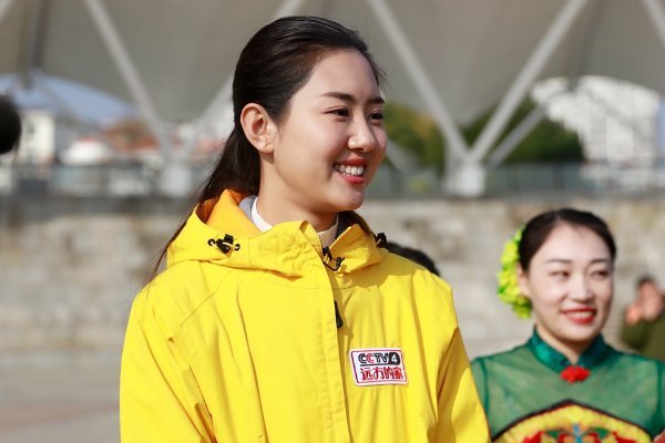 cctv4远方的家主持人