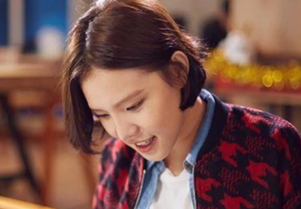 同样是确诊新冠，谢依霖和曾宝仪的心态有何不同？