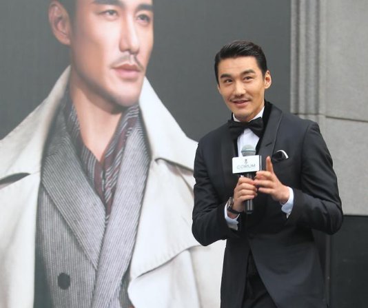 胡兵回应自责落泪,当评审有多困难?