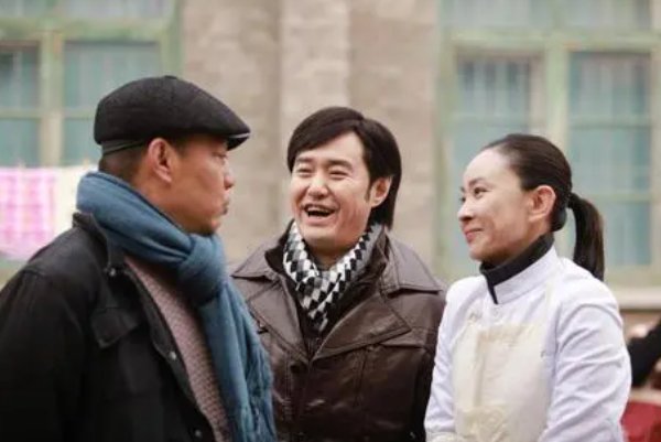 掮怎么读掮客什么意思