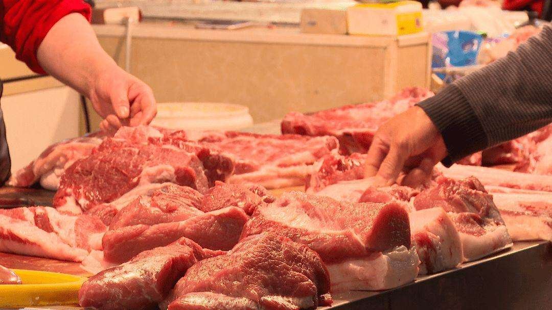 猪肉价格进入过度上涨一级预警区间，为什么猪肉的价格会持续上涨呢？