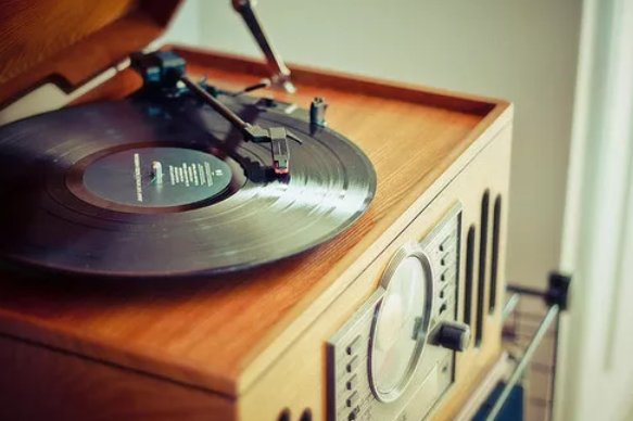 record这个单词用中文如何翻译？