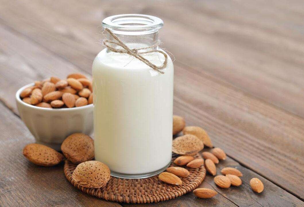 赞美牛奶的诗句有哪些？