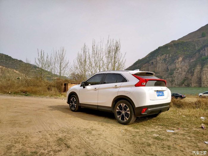 在春暖花开之际,奔你而来,有你,有我,有奕歌