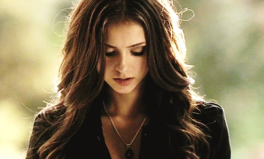 吸血鬼日记中凯瑟琳怎么死的？结局是什么