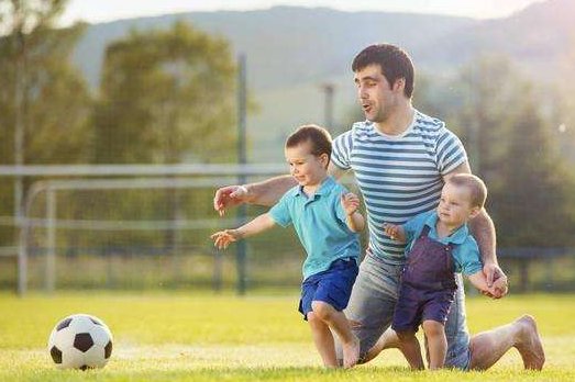 陪儿子女儿玩的心情说说怎么写