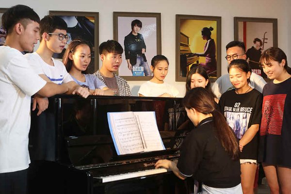 想演戏怎么报名