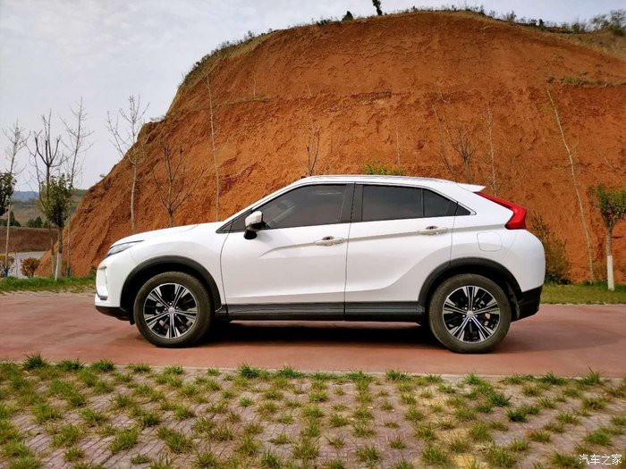 在春暖花开之际,奔你而来,有你,有我,有奕歌