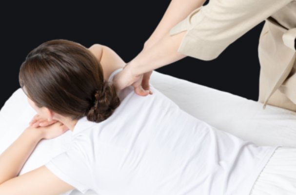 臀宽过肩下一句是什么