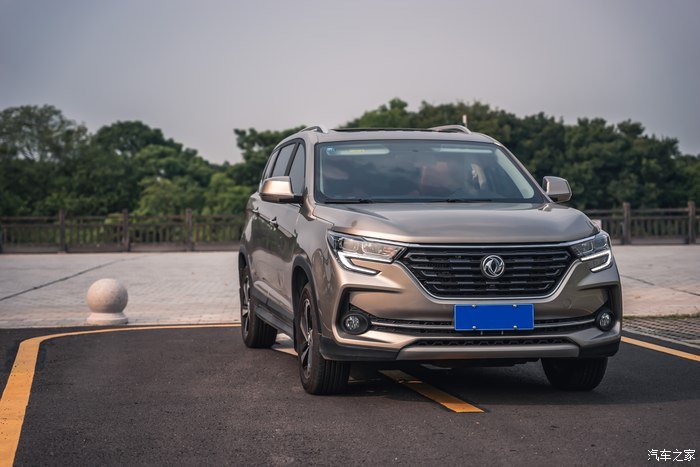 祝福我和女友在风行T5的陪伴下，可以快乐的奔赴更美好的未来