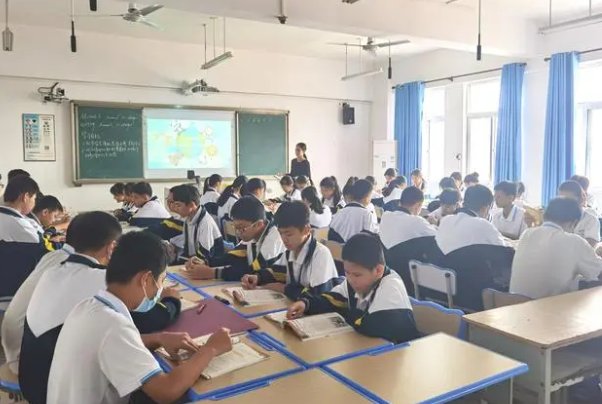 昭昭若日月之明,离离如星辰之行意思