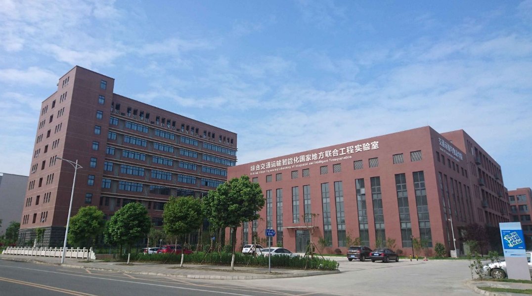 郑州理工专修学院属于公办还是民办？