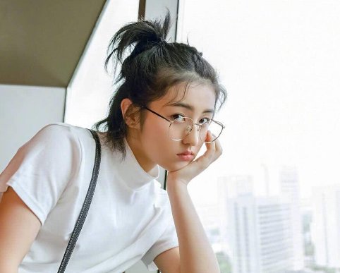 张子枫低俗聊天记录在网络疯传，内容不堪入目工作室公开回应，到底咋回事？