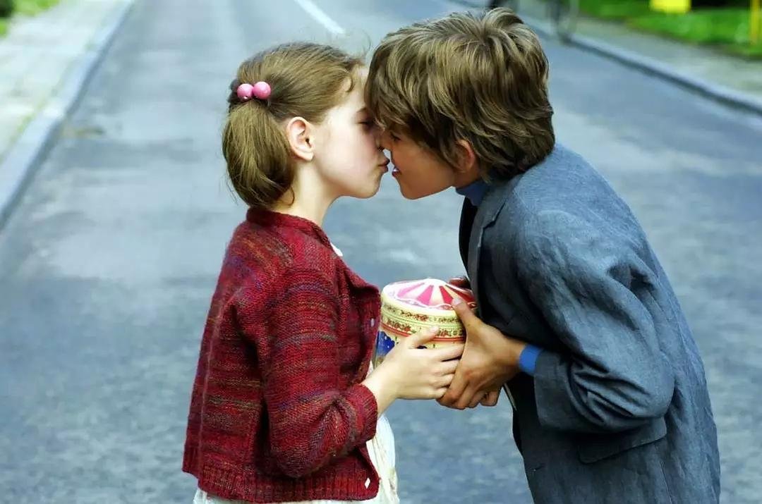 谁给我讲讲英剧神探夏洛克第二季第一集 《贝尔戈维亚丑闻》里整个案子是怎么回事好么T T 已经晕了