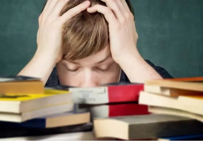 坐在学霸的鸡上背单词可行吗？