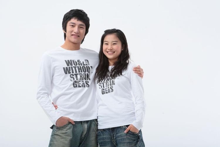 搂的拼音和部首？