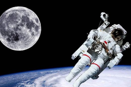 杨利伟是哪天首次飞上太空的