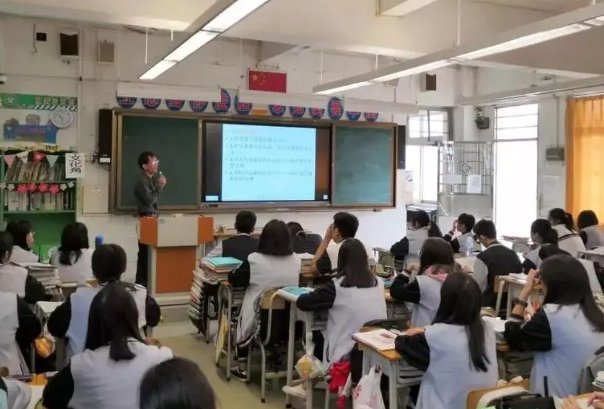 巨擘和巨擎哪个正确