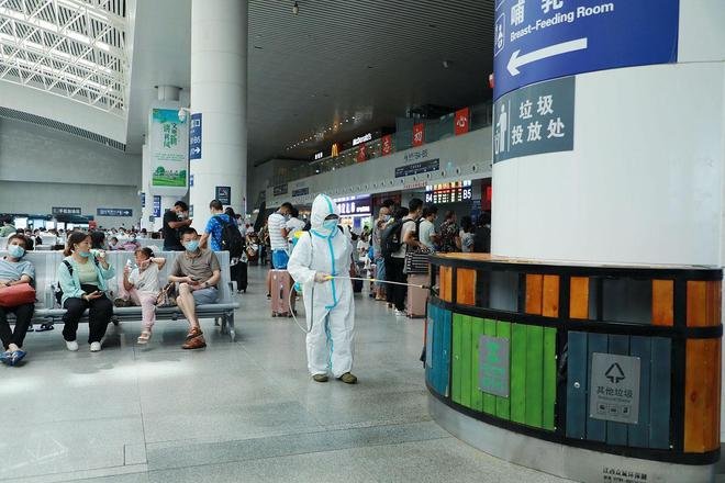 老人无核酸证明车站下跪？官方调查！目前老人的情况如何？