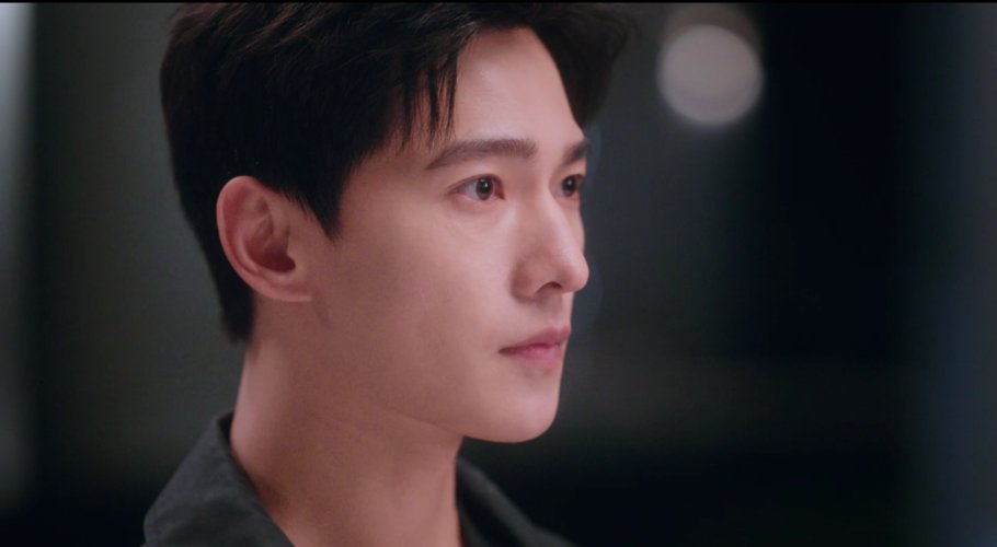 《你是我的荣耀》男主高中时期为什么不喜欢女主呢？他认识女主吗？