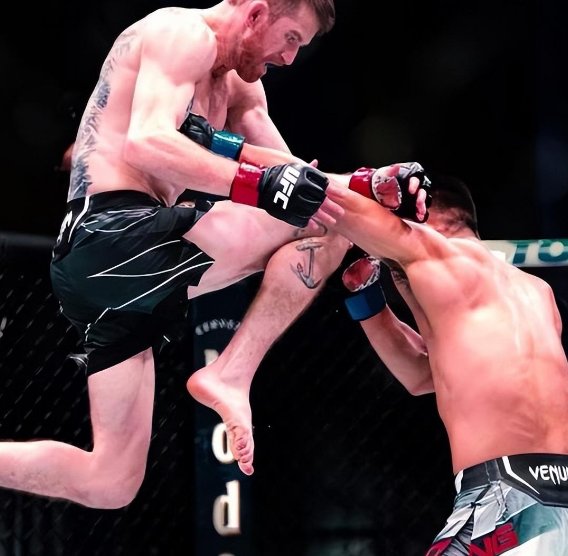 UFC:宋亚东遭对手TKO,无缘世界前五,此次比赛为何会失利