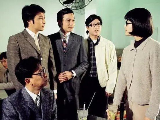 老公的朋犮问叫我姐姐还是嫂子还是叫名呢?三种叫法了那种好啊!