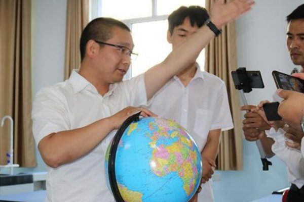 经纬网图怎么判断方向