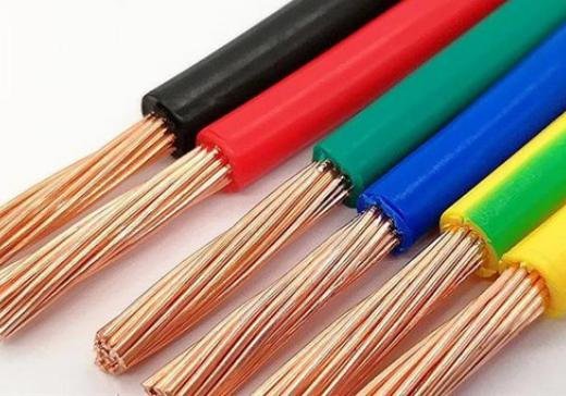 四川达州户外电线热化了冒烟，天气热，真的能把电线“引燃”吗？