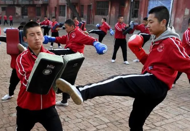 塔沟武校招生办电话多少？