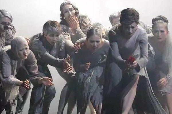 第二季《交响情人梦》片尾曲叫什么？