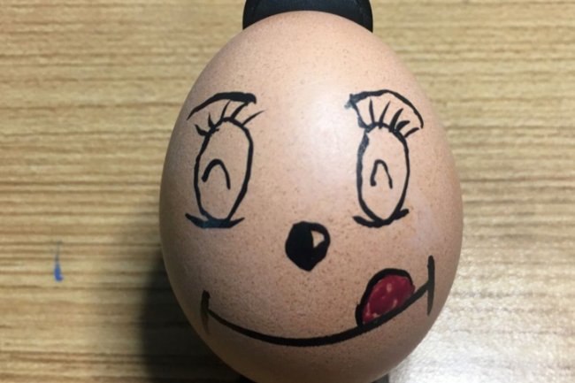 在鸡蛋上画画怎么画