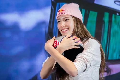 谷爱凌火出圈登上了高中试卷，被登上试卷的年轻人还有谁？