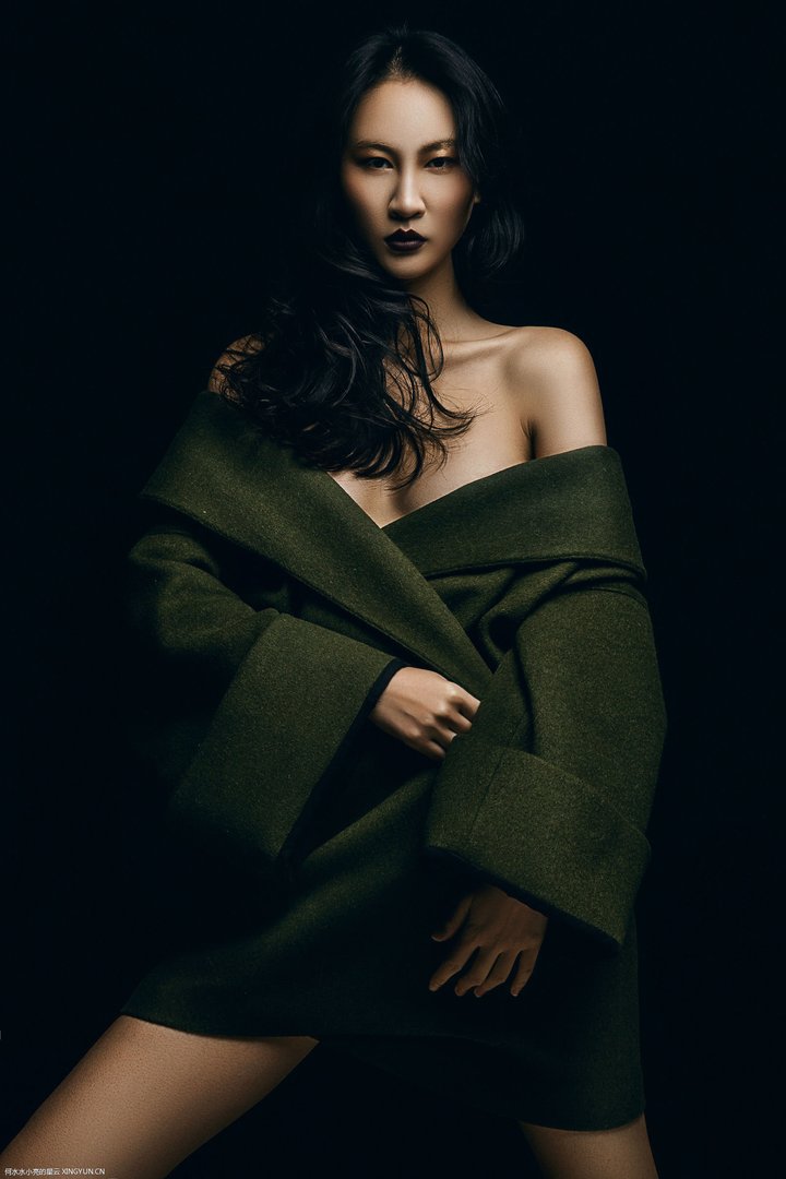 夜莺星云的人物简介