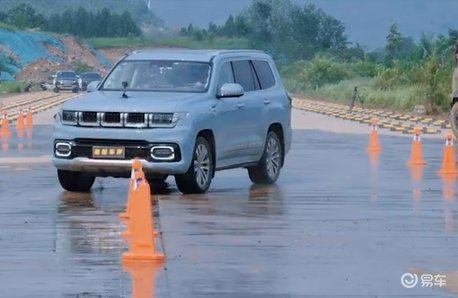 1V3对决完胜，为什么说BJ60真正的家玩豪华越野SUV