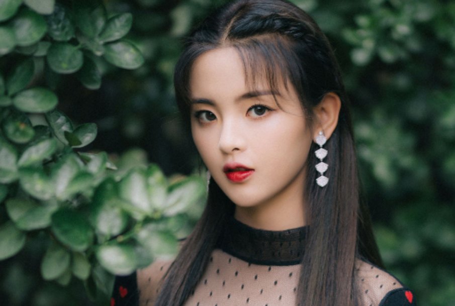 杨超越送孙俪披荆斩棘四件套，对此你作何评价？