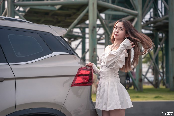 祝福我和女友在风行T5的陪伴下，可以快乐的奔赴更美好的未来