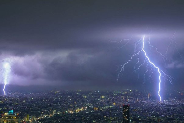 美国加州近几天内遭遇上万次雷击，如何避免雷击伤害？