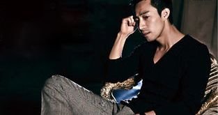 “京城四少”汪雨久违现身，携儿子拜祭父母称不能忘记养育之恩，你怎么看？