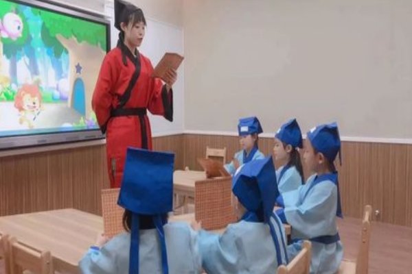 嵇康文学作品成就主要在于()