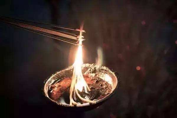 农历七月初一不能出门吗？