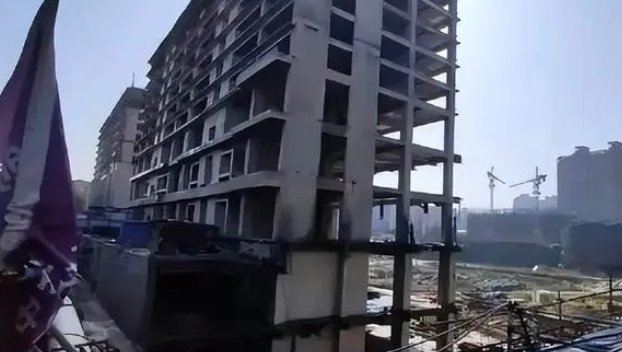 胡锡进：烂尾楼业主“强制停贷”拉响了警钟，强制停贷会有哪些影响？