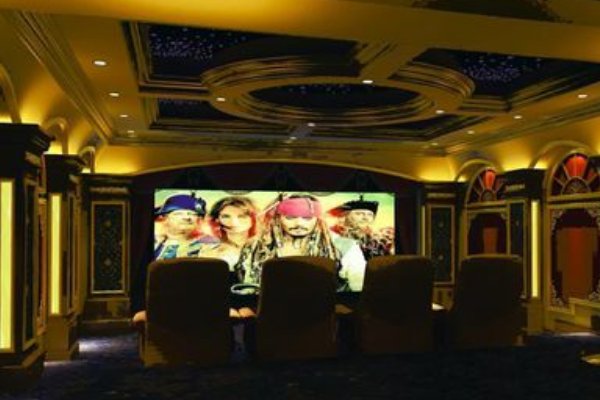 私人影院 有没有摄像头 情侣可以那啥吗？