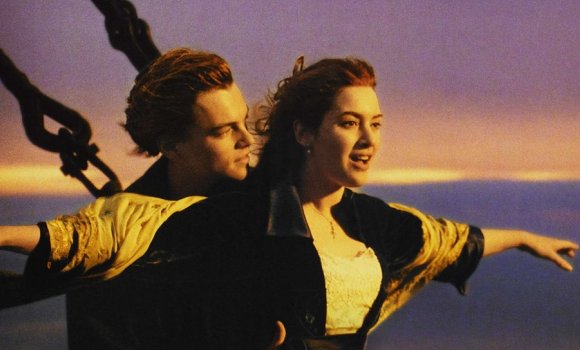 露丝（rose）全名叫什么？她最后说她叫露丝·道森、她原本姓什么？没问演员本人、就问女主角名字、