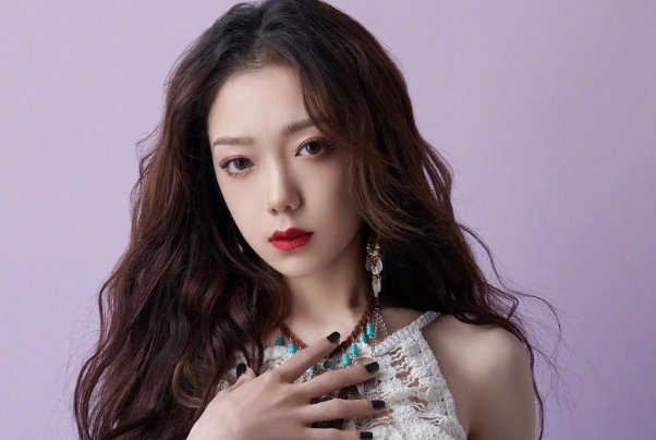 希林娜依·高加盟《中国好声音》，她的资历可以作为青春导师吗？