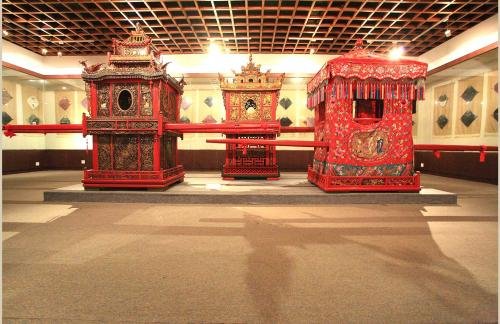 “待我长发及腰,少年娶我可好。待你青丝绾正,铺十里红妆可愿”是什么意思