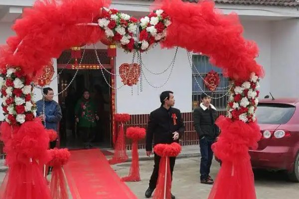 辽宁新郎新娘办仅6人婚礼，他们为什么会这么做？